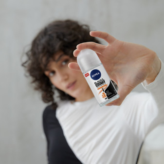 Deodorante Roll-On 48H Black&White Invisible 5in1 Nivea