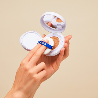 Fondotinta Nivea Q10 Plus Anti-Age 3 in 1 chiaro