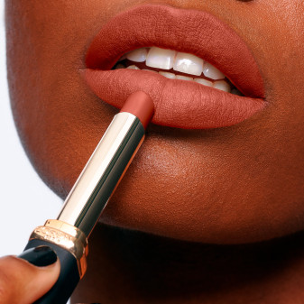 L'Oréal Paris Color Riche Intense Volume Matt Rossetto Le Nude Defiant