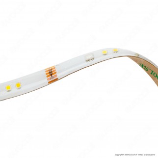 V-Tac VT-5050 Kit con Striscia LED VT-5050 4in1 Multicolore RGB+W 5mt Controller e Alimentatore -