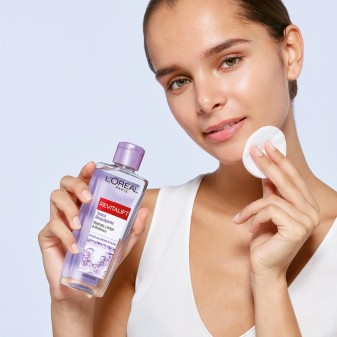 L'Oréal Paris Revitalift Tonico Rimpolpante Anti-Età - Flacone da